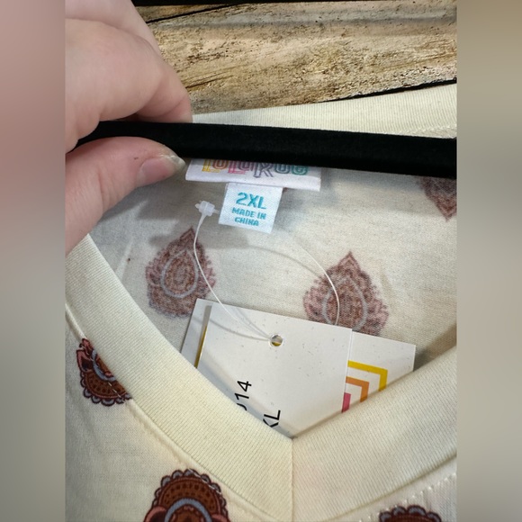 Cream Long Sleeve Swing Dress with bottom border (2XL XXL LuLaRoe Emily LLR) - Picture 4 of 7